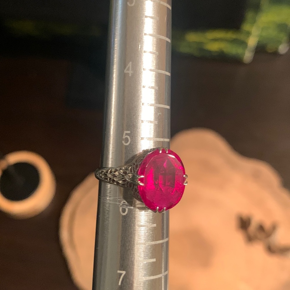 Size 5 1/2 18 karat gold antique setting pink spinel